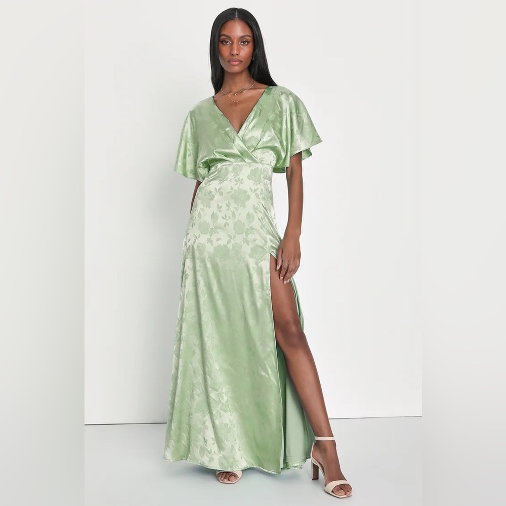 Lulu’s Lovely Admiration Satin Maxi Dress in Sage Green, size Medium, NEW W/TAGS